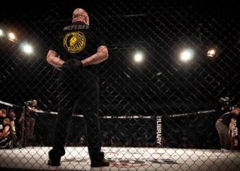 MMAnytt Superior Challenge 8 Foto – Mattias Persson (1) Grant Waterman domare
