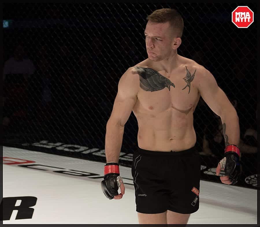 Jonathan_Svensson_Derek_Gauthier_Superior_Challenge_XI_2014_29_11_MMANytt_Foto_Micha_Forssberg_021