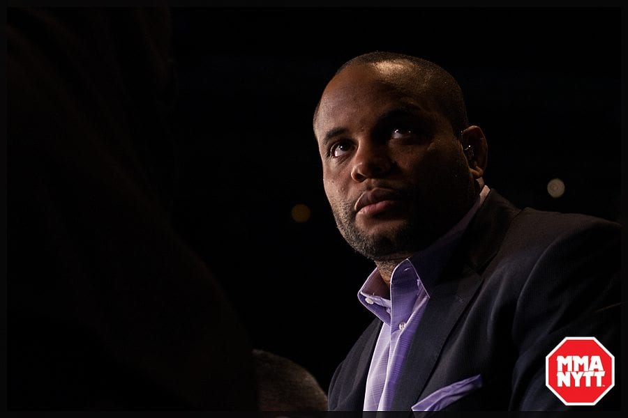 UFC_on_Fox_14_Stockholm_Hovet_weigh_in_Daniel_cormier_Micha_Forssberg