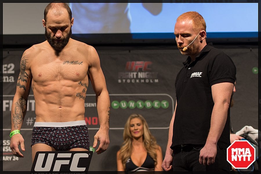 UFC_on_Fox_14_weigh_in Akira_Corassani_Sam_Sicilia_03