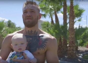 Mayweather vs McGregor Embedded!