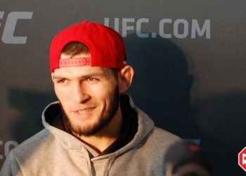 Khabib talar ut
