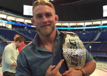 Alexander Gustafsson The Mauler UFC Belt MMA MMAnytt