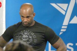Jimi Manuwa w logo