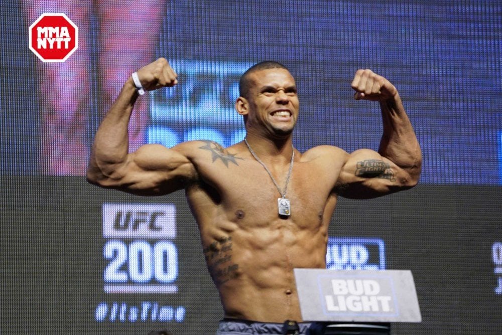 UFC-200-Las-Vegas-Weigh-Ins-2016-07-08-Thiago-Santos-photo-MMAnytt.se-Vince-Cachero-7-of-155