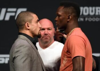 Robert Whittaker Israel Adesanya UFC 243 (1)