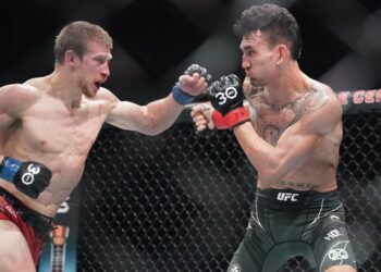Arnold Allen och Max Holloway.
