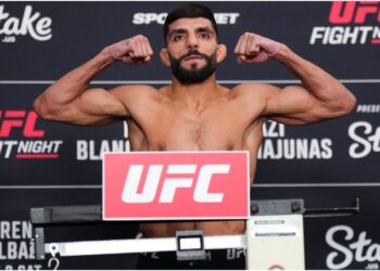 Aljamain Sterling hyllar Albazi - "HATTEN AV FÖR HONOM"