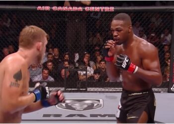 Jon Jones om matchen mot Gustafsson: "ETT KRIG"