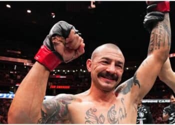 Cub Swanson segrar efter BRUTAL HÖGER - I sista matchen?