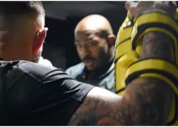Khalil Rountree tränar med Muay Thai-legenden - SE VIDEON