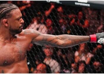 Michael Johnson vinner med besked - BRUTAL KO