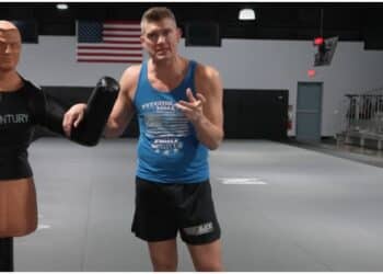 Stephen Thompsons analys av brutala snurrsparken på UFC 309