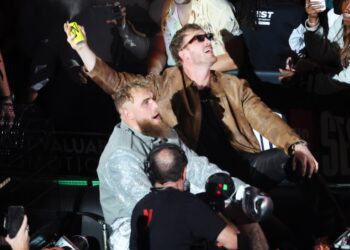 Syskonrivalitet och julfrid: Jake och Logan Paul kämpar om McGregor
