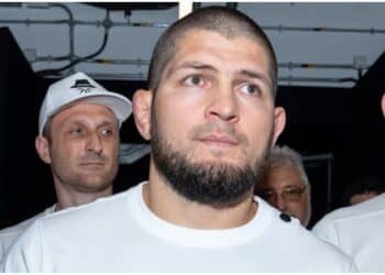 Khabib blev tvingad att gå av flygplanet - SE HÄNDELSEN