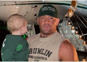 Conor McGregor annonserar: "RÖSTA MCGREGOR"