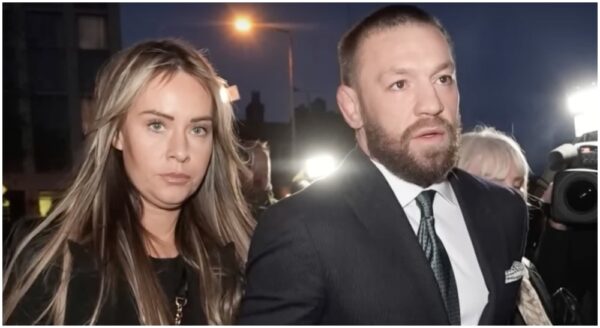 McGregor med sin fru i samband med rättegången.