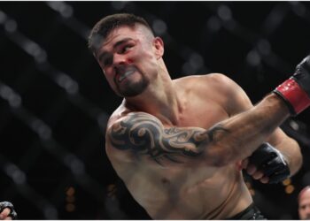 Trevor Peek skadar sig allvarligt – drar sig ur UFC-matchen i Iowa