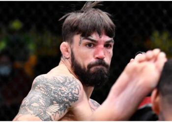 Mike Perry hintar om framtiden: "STORT NAMN PÅ KROKEN"