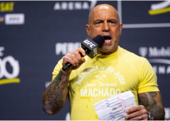 Joe rogan hyllar ateba gautier ufc fighter
