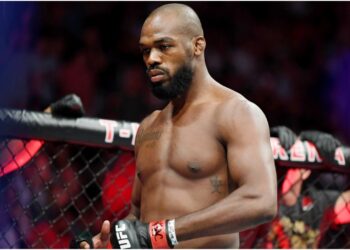 Jon Jones intervjuas efter UFC-match