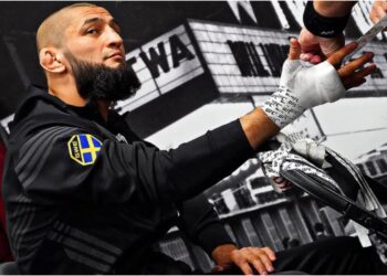 Khamzat Chimaev under traning i MMA gym