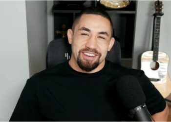Robert Whittaker under UFC-match i oktagonen