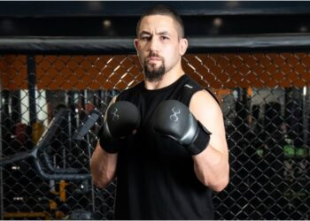 Robert Whittaker under intervju i UFC
