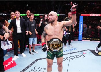 ufc 325 volkanovski lopes faceoff cage