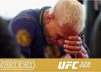 Max Holloway och Charles Oliveira under UFC 326 Embedded