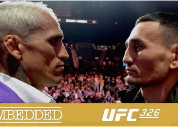 Max Holloway och Charles Oliveira under UFC 326 presskonferens