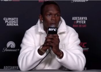 israel adesanya i oktagonen under ufc match