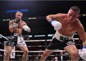 nate diaz och jake paul stare down