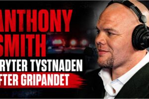Anthony Smith med sin fru efter gripandet
